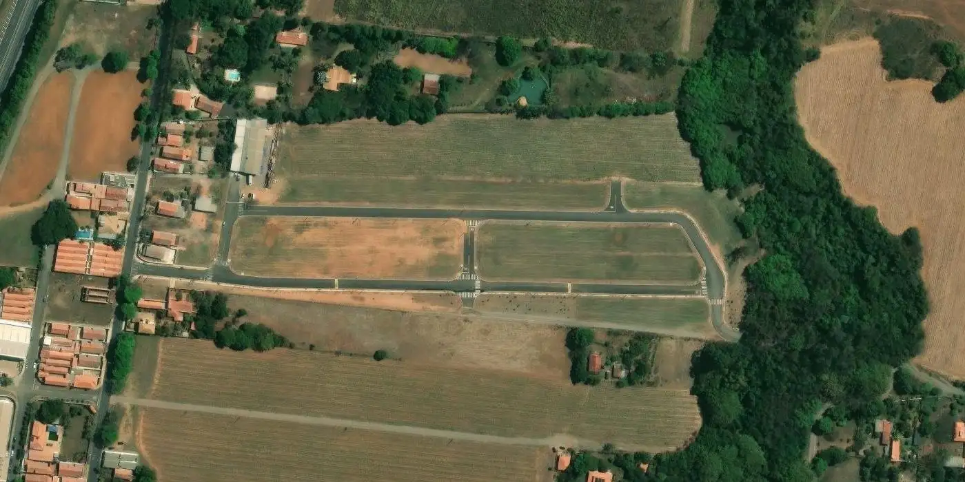 Foto de satélite do loteamento Terra Nova, em Saltinho/SP, com os lotes desenhados conforme o projeto